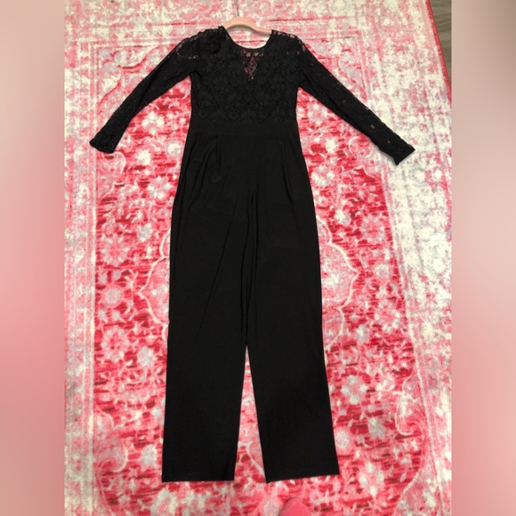 GB- lace jumpsuit - Picture 2 of 5
